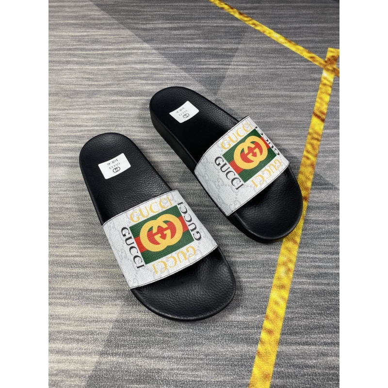 G*u*i slippers